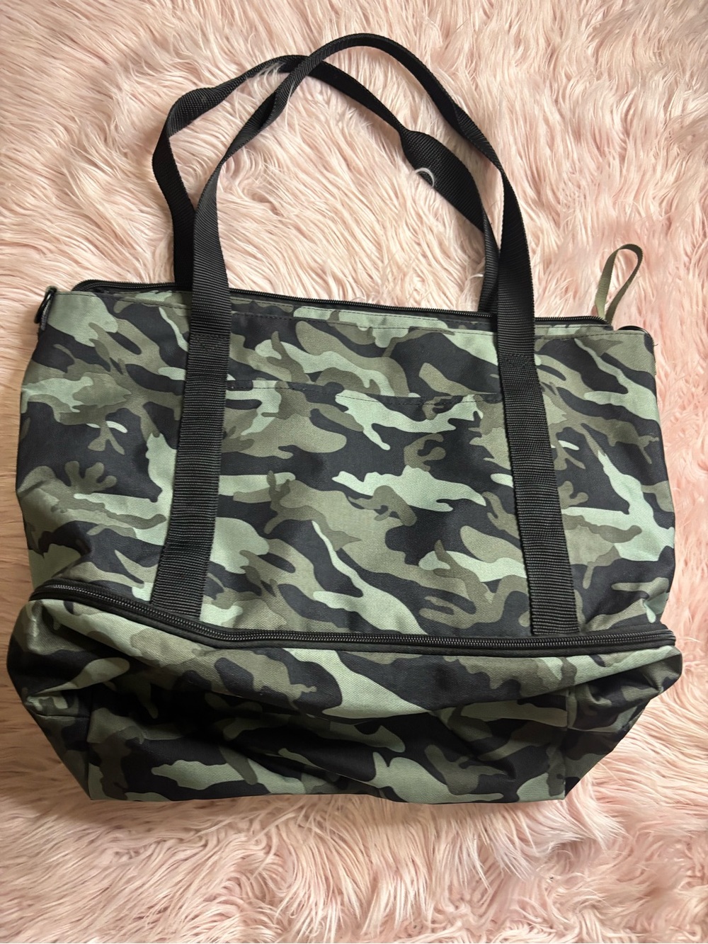 Lo & Sons Camouflage Duffel Bag - Green & Black